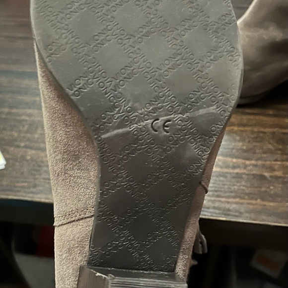 Signed Vionic suede shoe boots - Picture 3 of 5